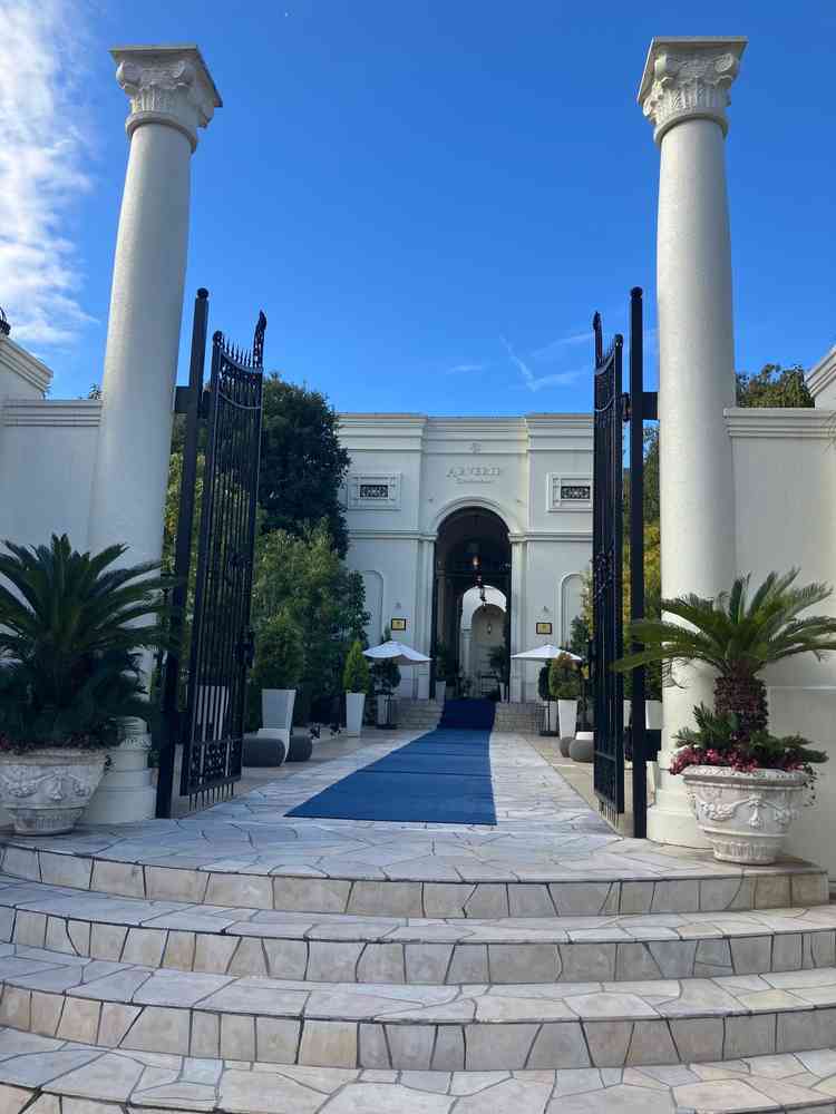 正面玄関です。とても豪華です