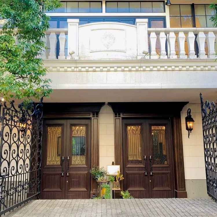 玄関に着いた途端まるで別世界に来たかのような雰囲気になりました