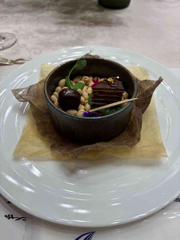 試食① おいしかったですが、料理長のクセが感じられる一品でした。