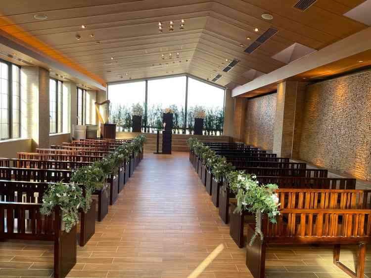 2階のチャペル。今年前面の窓辺りがリニューアルされる予定とのこと。開放感など雰囲気良し。