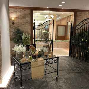 夏に改装される披露宴会場の入り口です