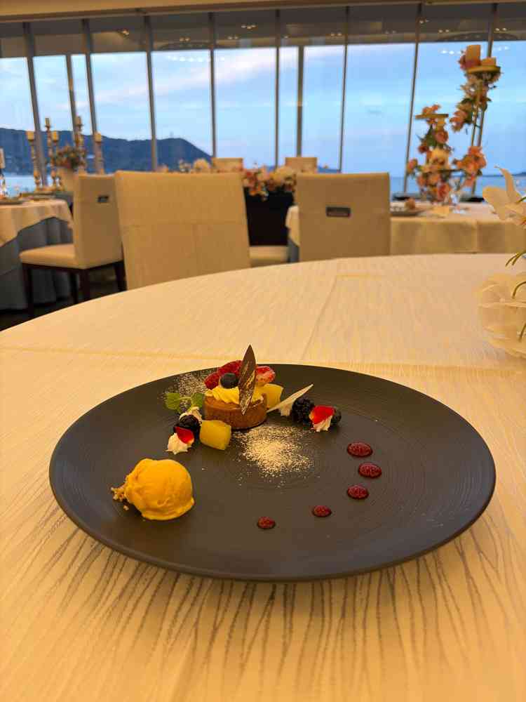 試食その3 デザート 夕焼けが綺麗に見えて、とてもこの景色が気に入りました。