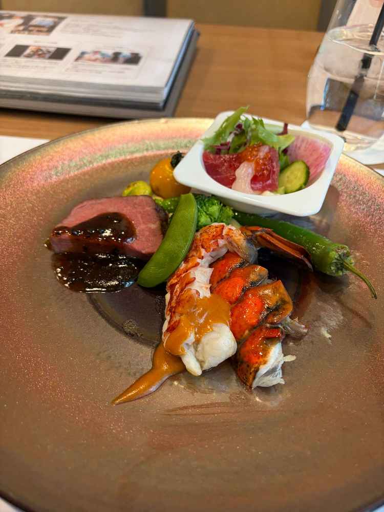 お箸で食べられる和フレンチ美味しかったです。特にオマール海老が絶品でした。