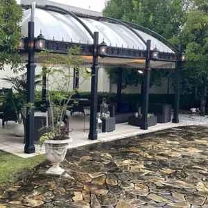 ガーデンでの写真。ガーデンで写真を撮ったり、デザートビュッフェが出来るところに惹かれました。