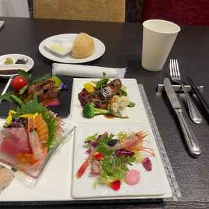 試食。和と洋の食べ比べコースでした。