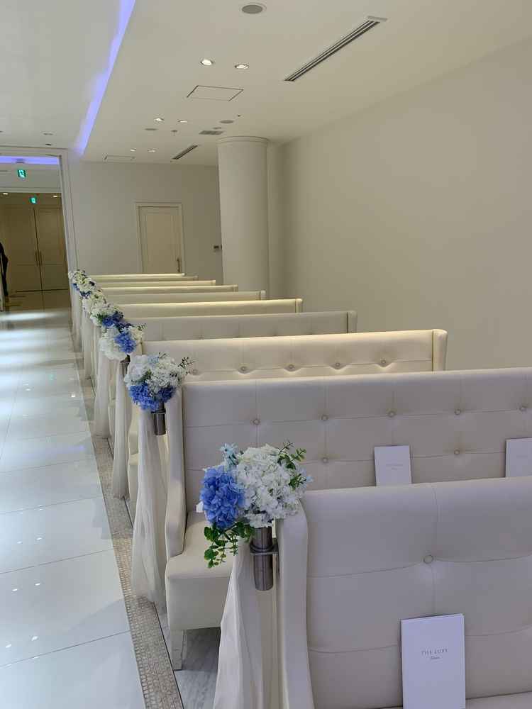 チャペルのソファー。柔らかいのでお尻が痛くならなくていいなと思いました。