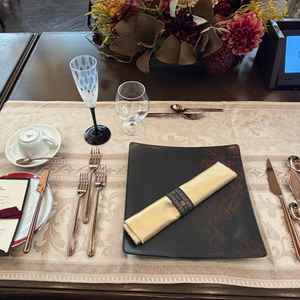 カトラリーはシルバーではなく、ピンクゴールド