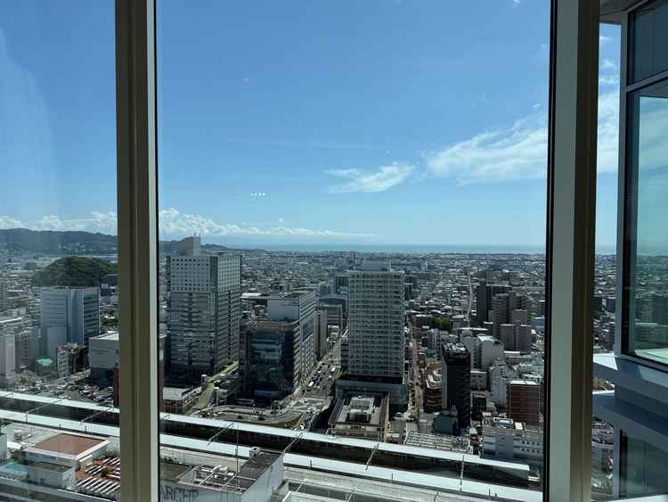 披露宴会場からの景色。新幹線や水平線など普段見ることのない目線から眺めることが出来面白かったです。