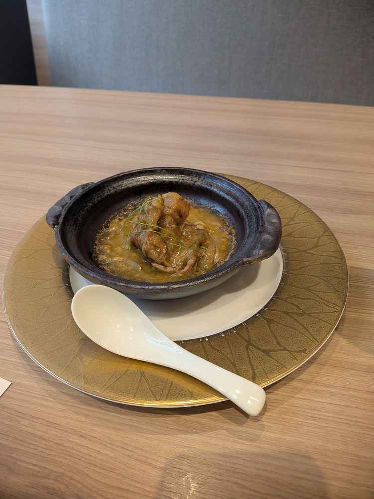 渡り蟹の唐揚げ。中華っぽさもありつつ、食べやすい味で大変おいしかった。
