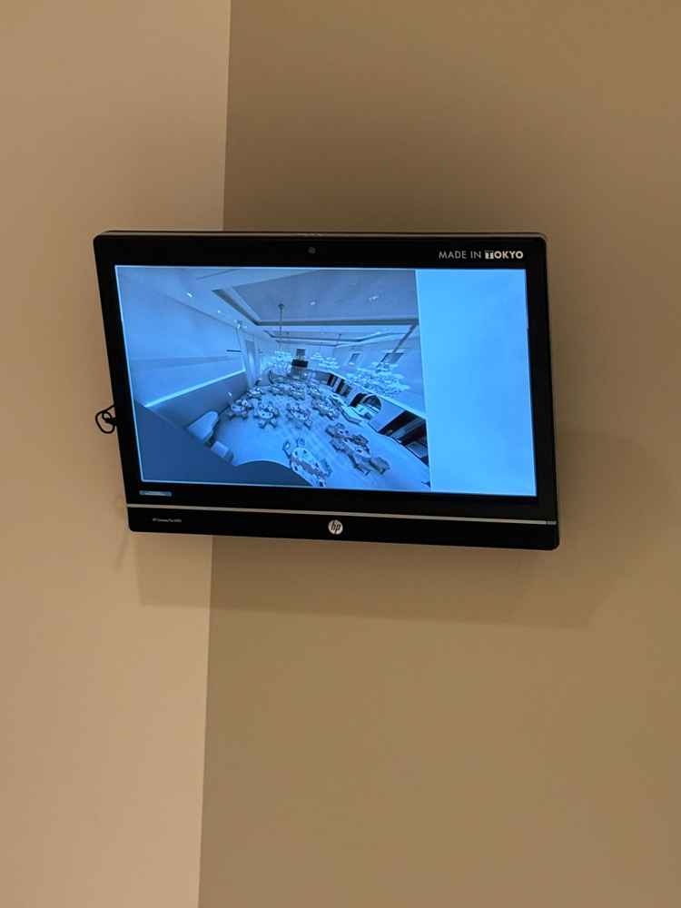 ゲストの様子が見れるモニターが、控え室、お見送りスペースにあり当日の様子が見れる。
