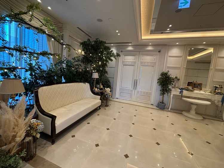 披露宴会場と繋がるフリースペース。ウェルカムボード等を置くイメージが実際に湧いた。