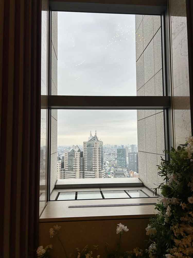 チャペル窓からの景色