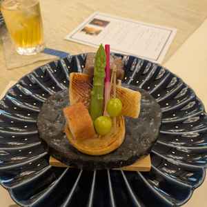 コースのメイン料理。ずっとあたたかいお料理が食べられて良かったです。