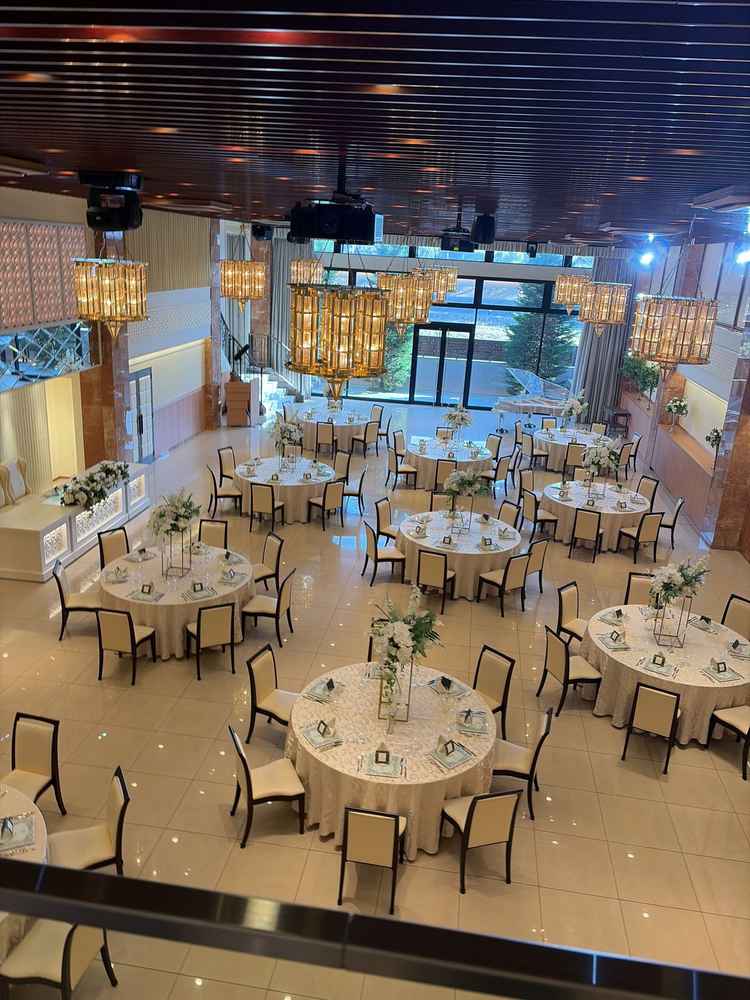 1階の披露宴会場は2階から登場することができ、とてもいい雰囲気でした。