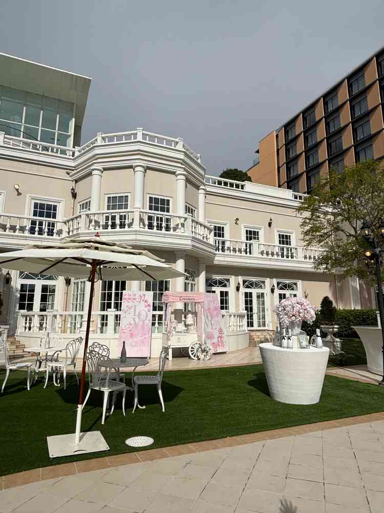 披露宴会場（サンタモニカ）についている貸切ガーデン。