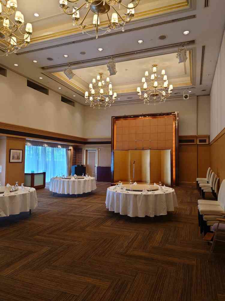 披露宴会場。とても開放感があり素敵でした。