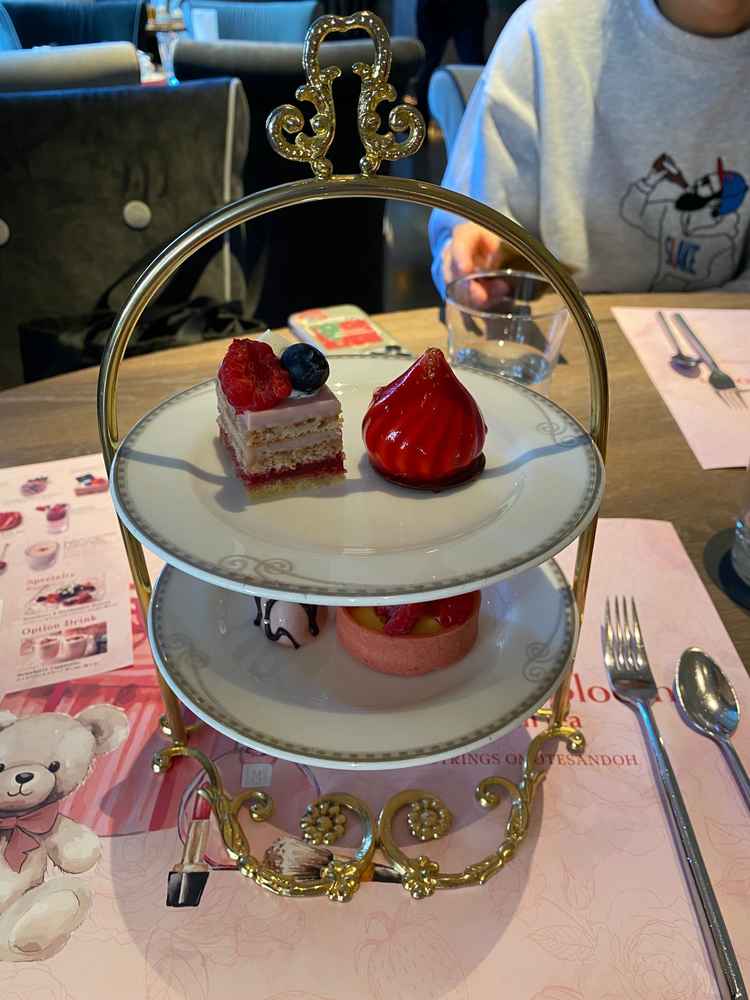 試食はミニアフターヌーンティーでした。