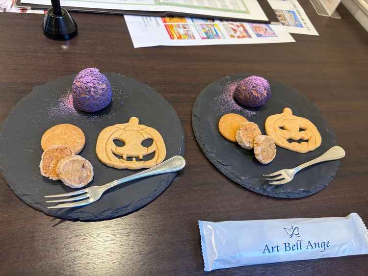 内装やデザートもハロウィンのものを用意してくださいました。味もとてもおいしかったです。