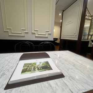 待合い兼打ち合わせするサロン