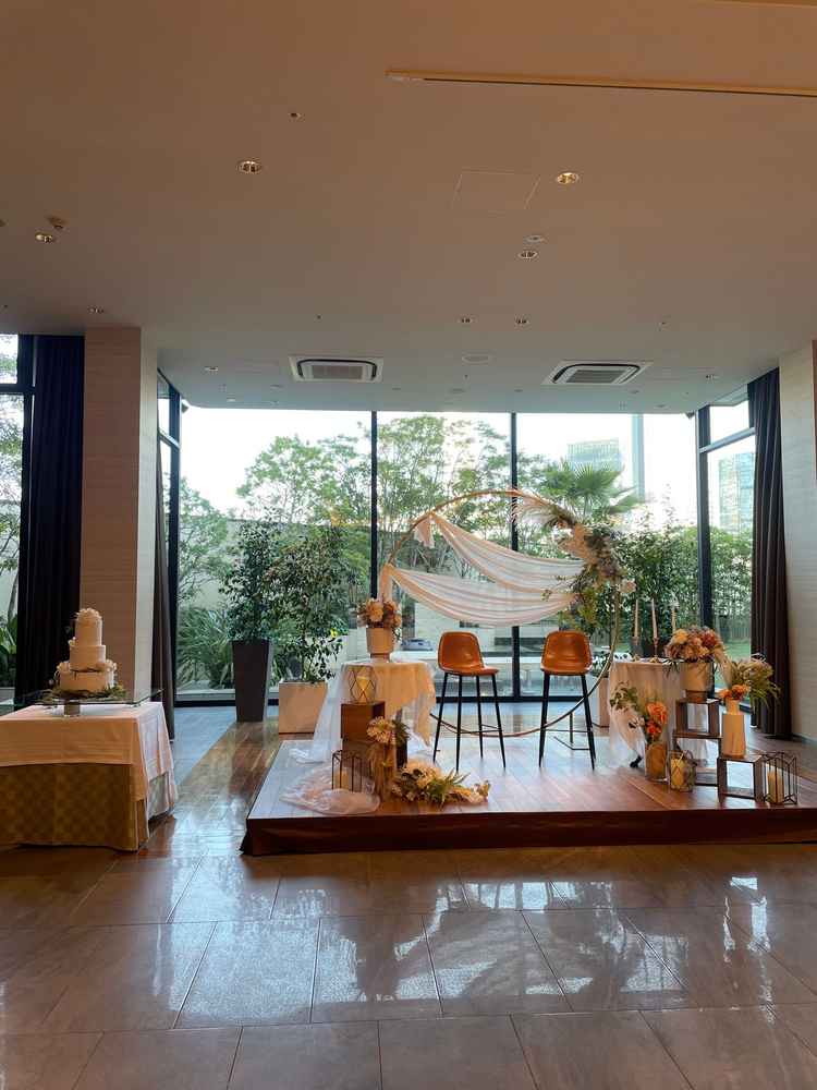 後ろのガーデンが貸切で使えたり、圧迫感なくちょうど良い広さ