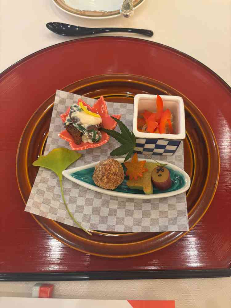 前菜。和食と洋食があり、和食を選択。