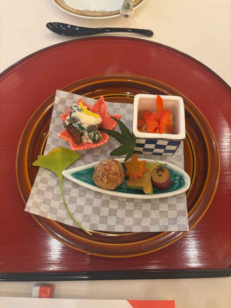 前菜。和食と洋食があり、和食を選択。