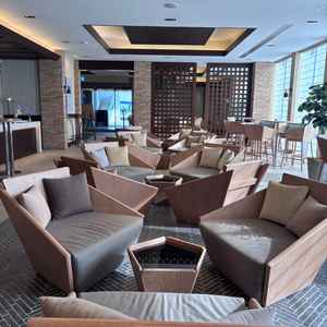 ウェルカムスペースもウッド系で落ち着く雰囲気でした。