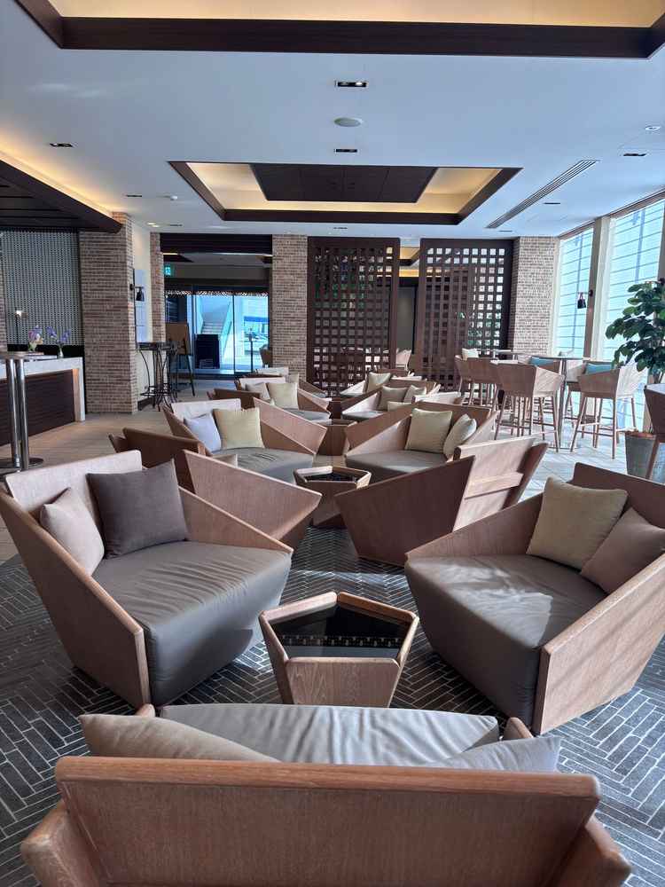 ウェルカムスペースもウッド系で落ち着く雰囲気でした。