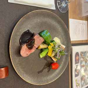 お料理の試食写真。メインの魚料理の酒粕ソースが美味しく、見た目にも綺麗で良かった。
