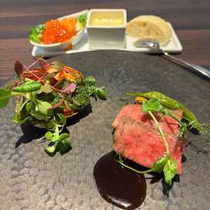 試食のコース料理は思ったより量があってびっくりしました。使われている材料、調理法ともに満足です。