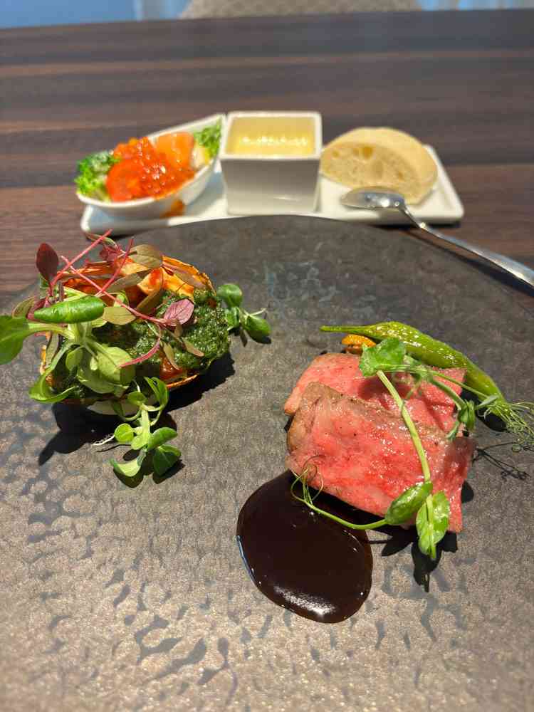 試食のコース料理は思ったより量があってびっくりしました。使われている材料、調理法ともに満足です。