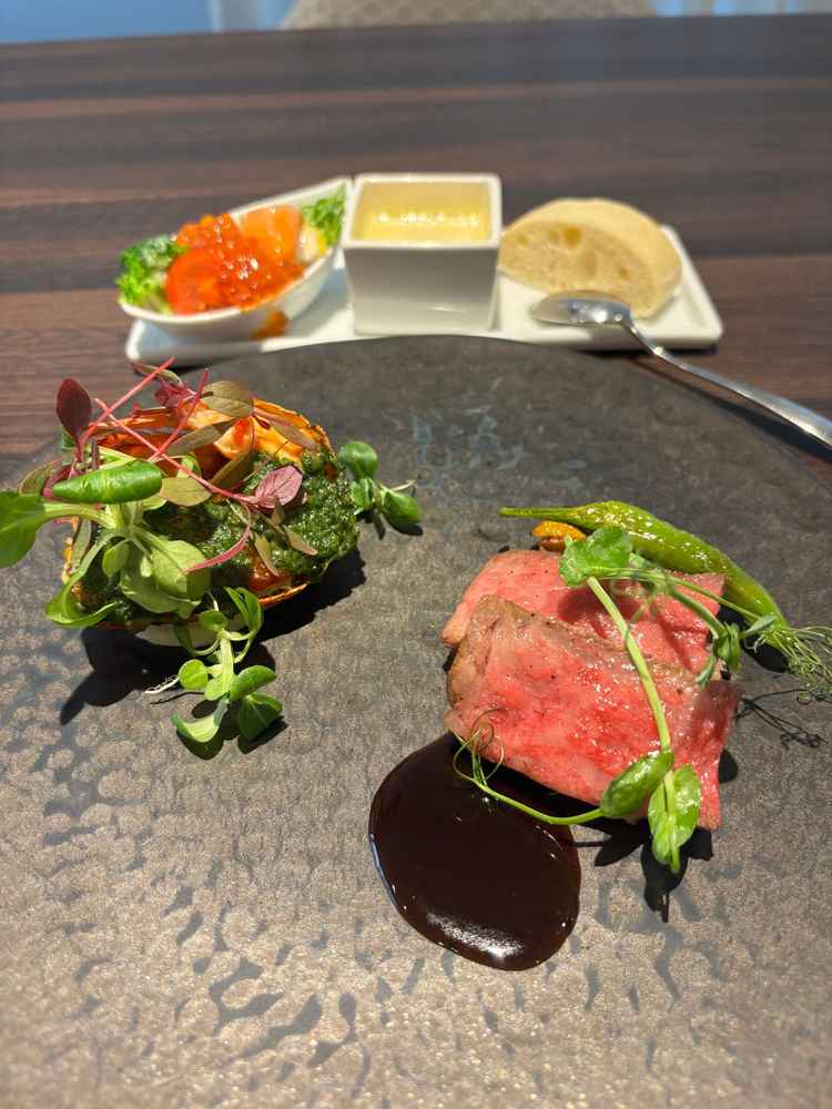 試食のコース料理は思ったより量があってびっくりしました。使われている材料、調理法ともに満足です。