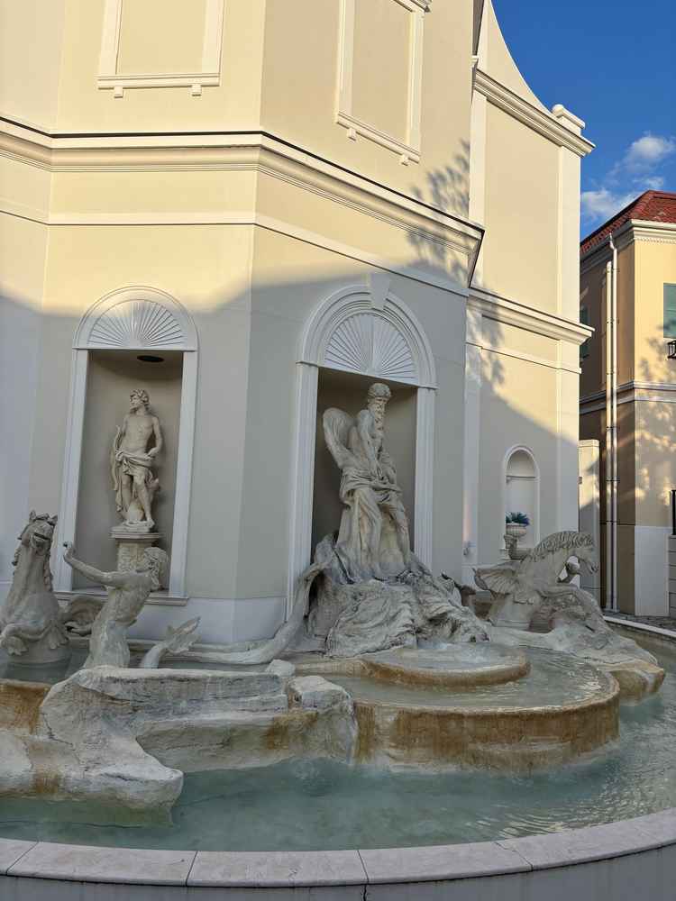 受付直前の正面にあるスペースです。