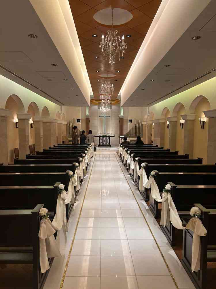 室内チャペルの写真。70名ほど収容可能。