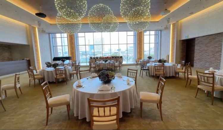 披露会場の写真です6フロアありました。それぞれ違ったコンセプトがあり、大きなスクリーンも印象的でした