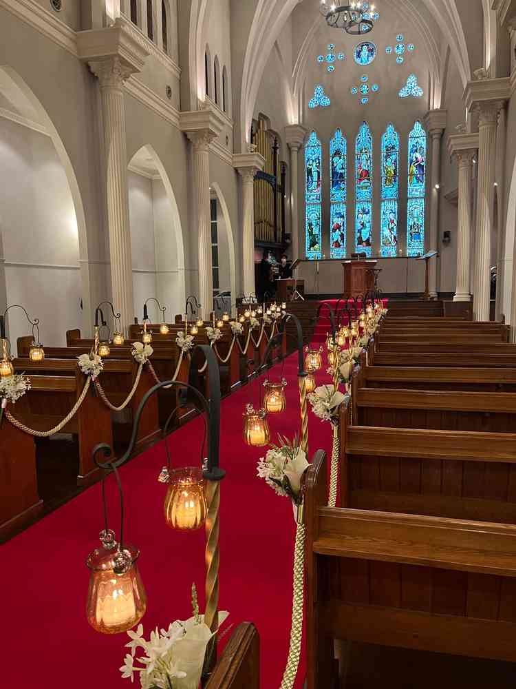 キャンドルを実際に灯して行う様子で、幻想的だった