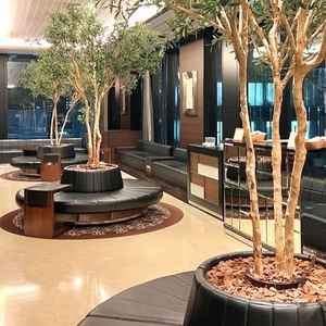 待合のスペース。木などにも自由に飾り付け出来るとのことで想像が膨らみます。