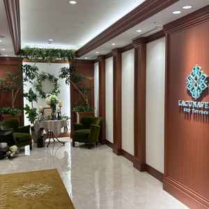 エントランスです。ゲストの動線はここから始まります。