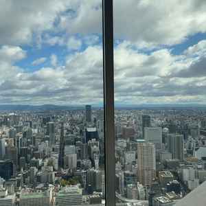 館内のどこにいても42Fの最高の景色が楽しめます。