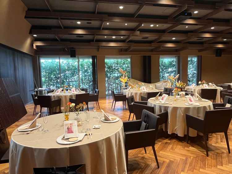 披露宴会場の写真。最低30名からの会場。