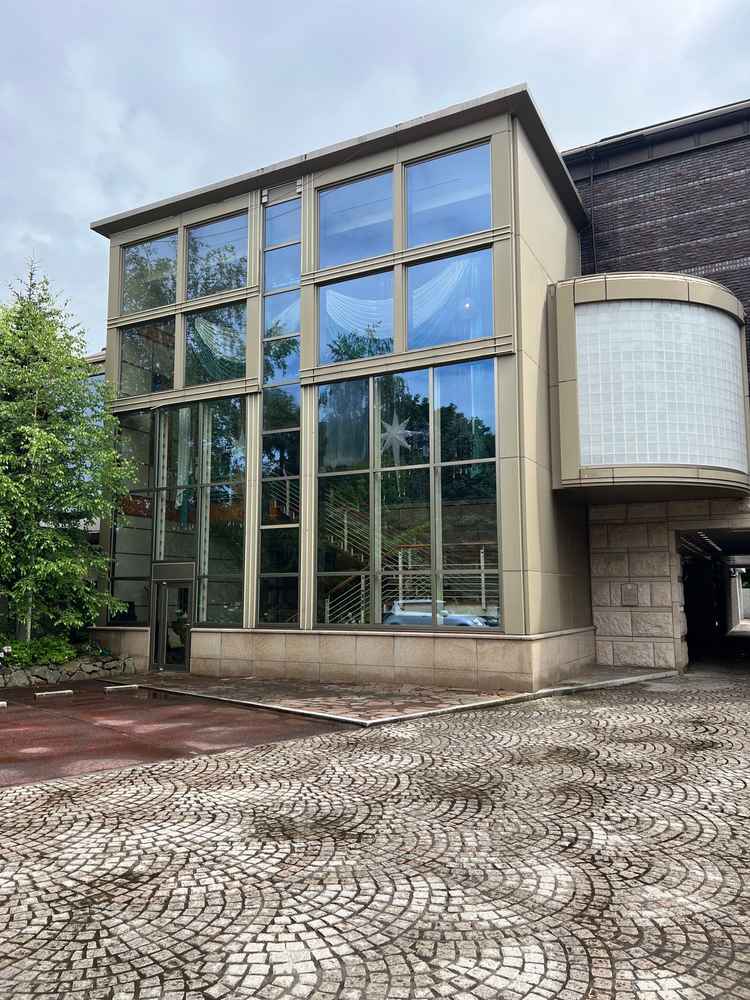藻岩シャローム教会正面入口から撮影した写真です。