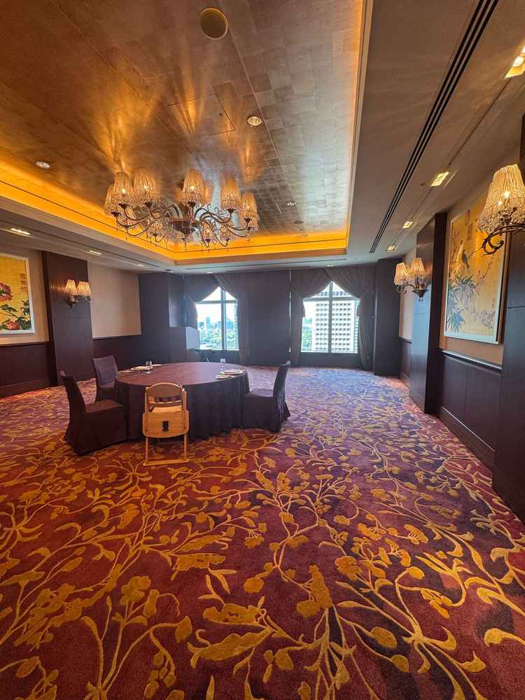 新郎親戚の待機スペース、広い待機スペースで、新婦親戚よりも広く、逆にすることもできるようです。