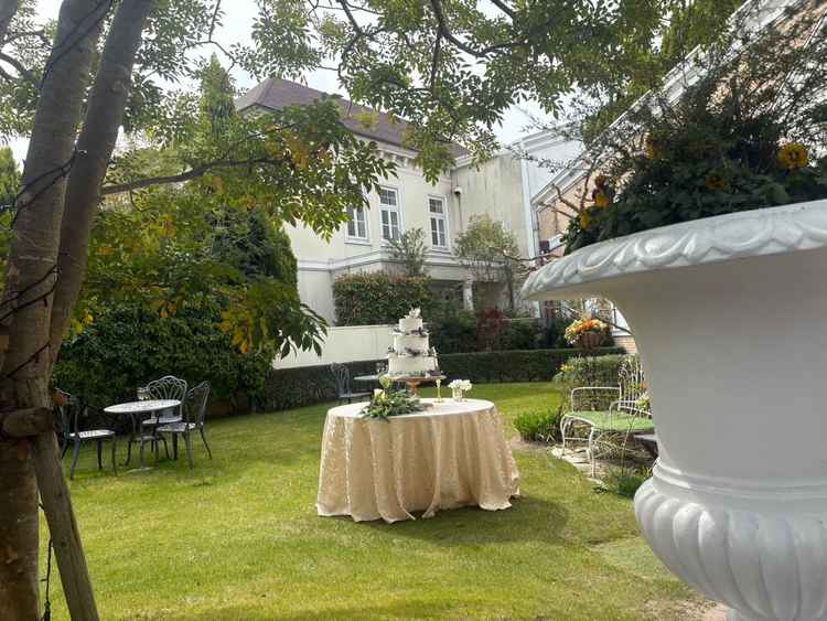 庭が緑が多く自然な雰囲気が良かったです。