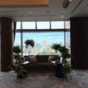 最近はソファーに変更する方が多いとのこと。茶色のソファーでオシャレだった。