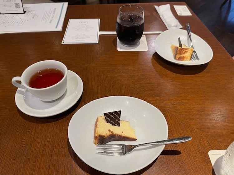 試食のデザート。バスクチーズケーキ。