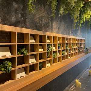 挙式会場に行く道中にある、ゲストへのメッセージなど置いておくスペース。