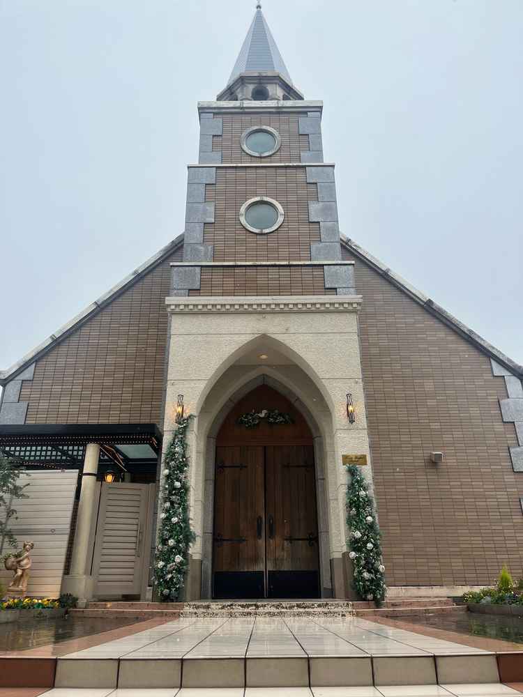 見学の日は雨でしたが、雨でも別のルートからチャペルに行けるので濡れる心配はないので安心です。