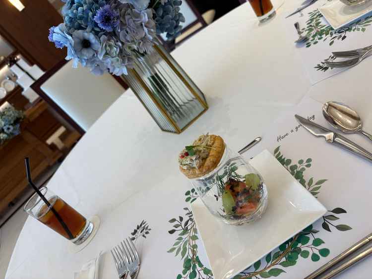 前菜にはシャインマスカットが入っており、鮭の風味とマッチしすっきりといただくことができました。