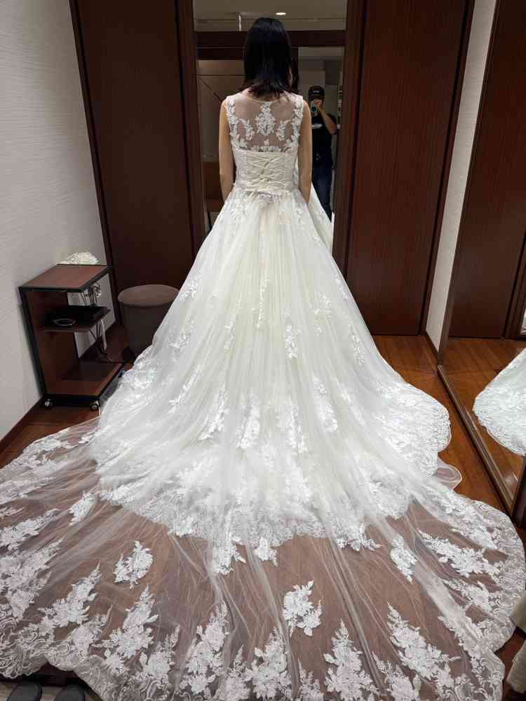 ドレスの試着をさせていただきました。初めての試着でしたが一気にイメージが湧きました。