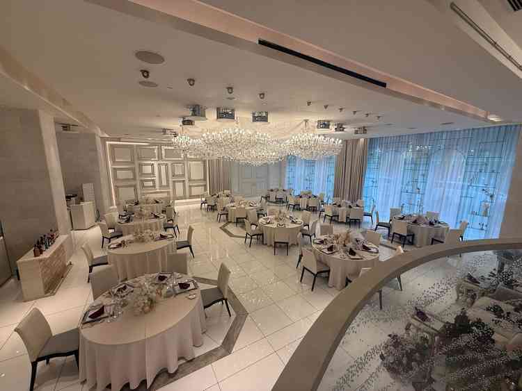 披露宴会場階段からの景色です。高すぎず参加者との距離が丁度いいです。